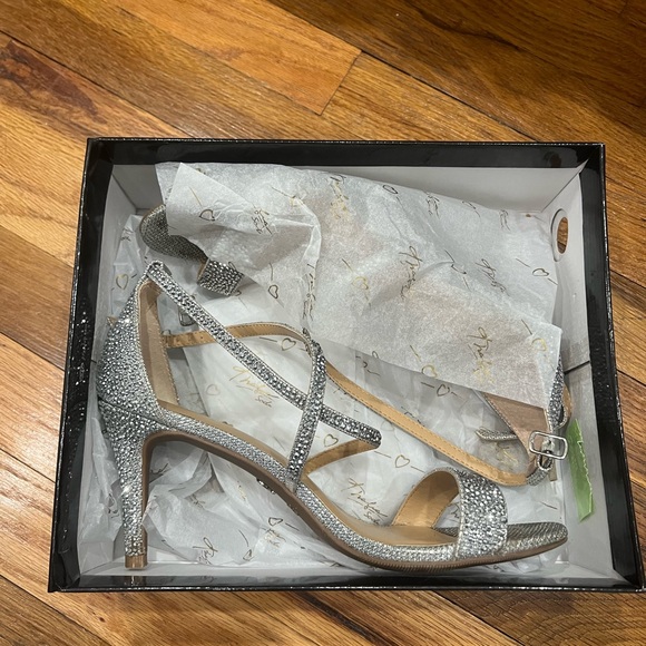 BRAND NEW Sparkly Strappy Heels Silver - Picture 2 of 7